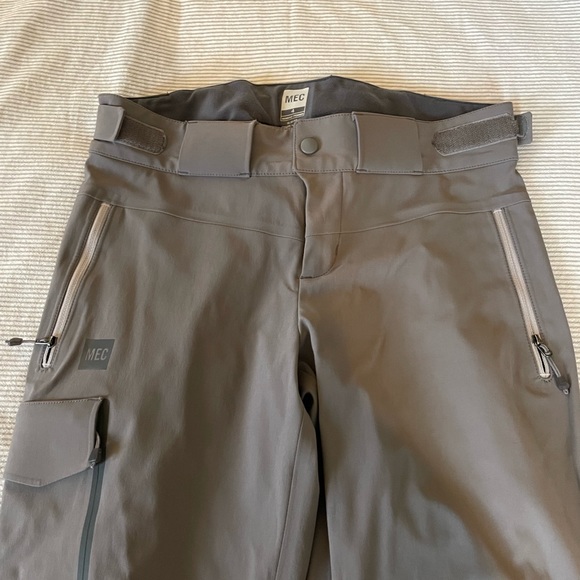 Women’s MEC softshell pants - Picture 2 of 6